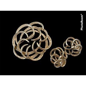 Vintage Brooch and Earring Set Gold Tone Swirl Sarah Coventry